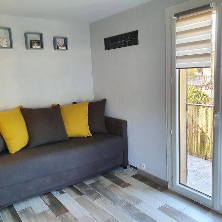Studio Acces Direct A La Plage La Londe-les-Maures Bagian luar foto